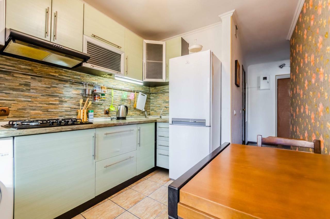 Kozzy Apartment In Kiev City Center Lu7 Exterior foto